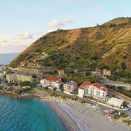 Hotel Ristorante Mareblu อามันเตีย ภายนอก รูปภาพ