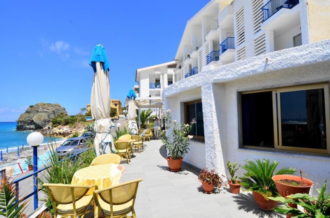 Hotel Ristorante Mareblu อามันเตีย ภายนอก รูปภาพ