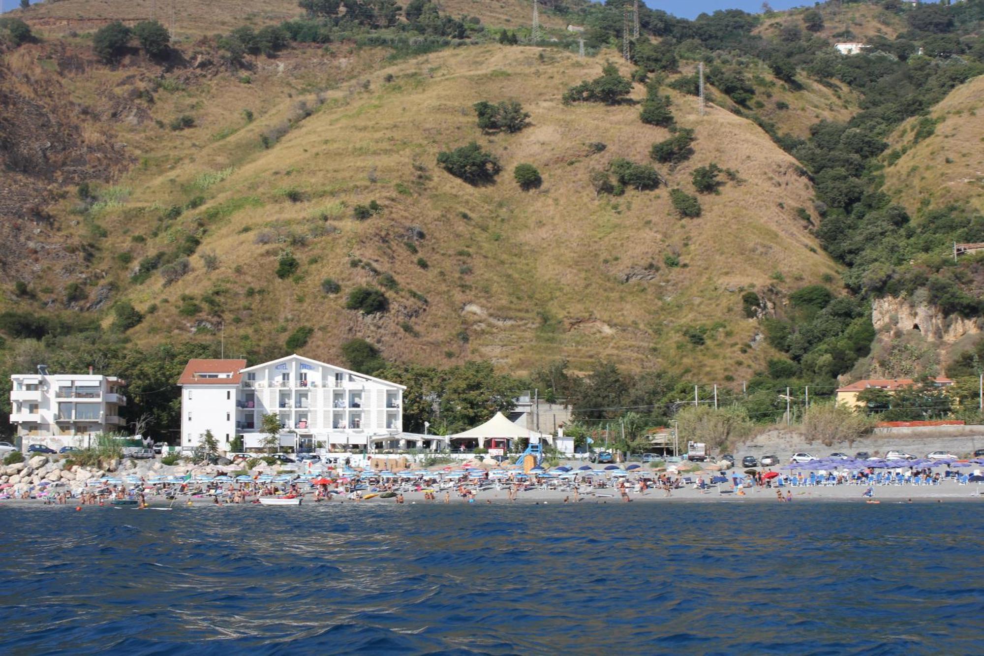 Hotel Ristorante Mareblu อามันเตีย ภายนอก รูปภาพ