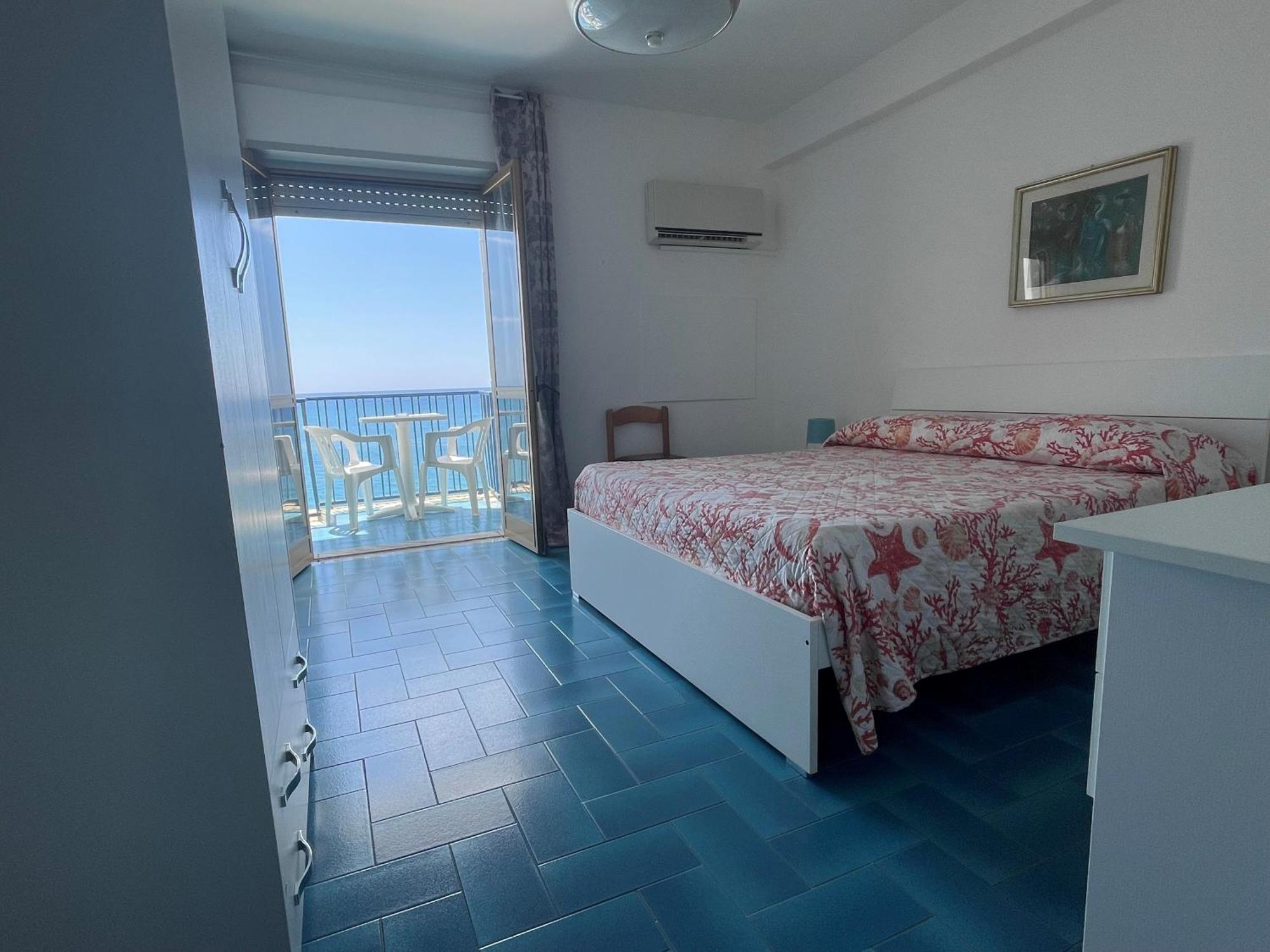 Hotel Ristorante Mareblu อามันเตีย ภายนอก รูปภาพ